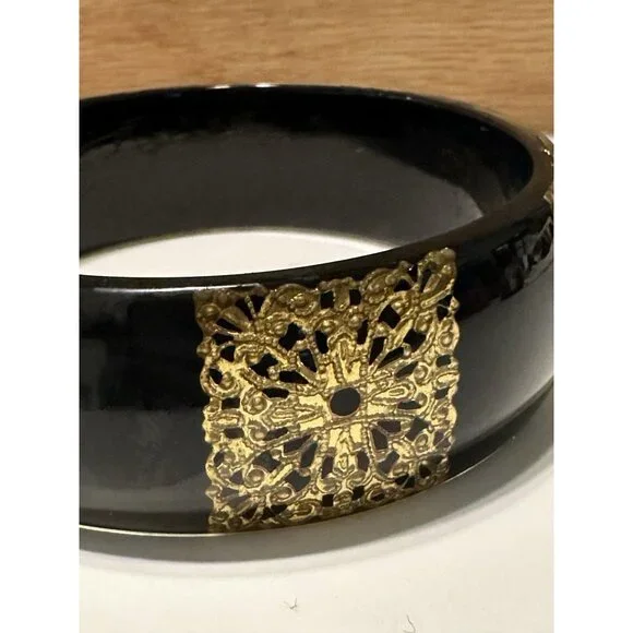 vintage black lucite bangle intricate brass inlay Chunky Bracelet - Picture 2 of 7